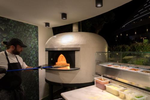 Olympic Palace Hotel - image 3