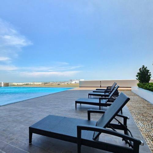 Cozy Seaview 2BR Melaka Town with Gaming Console - Tap to explore photos