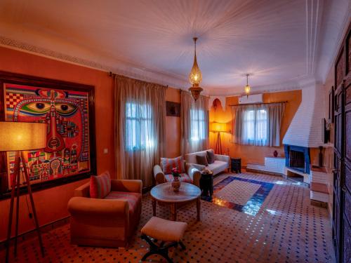 room detail thumbnail 1