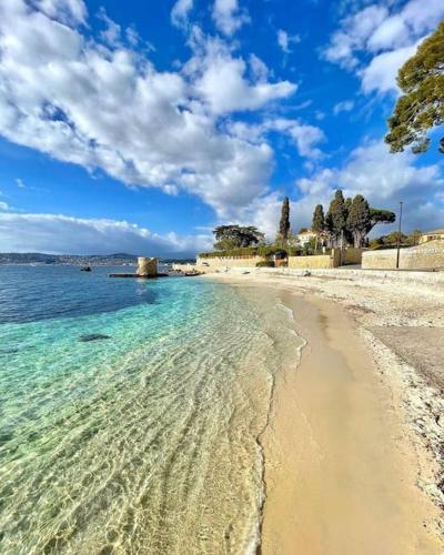 Emplacement IDEAL plages cap d'Antibes gare Juan les Pins - Location saisonnière - Antibes