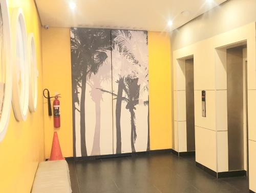 Exterior view, 1203 on 10 South Beach in South Beach