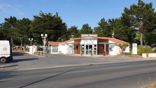 Mobil-home a louer dans un camping **** proche de la mer et forêt