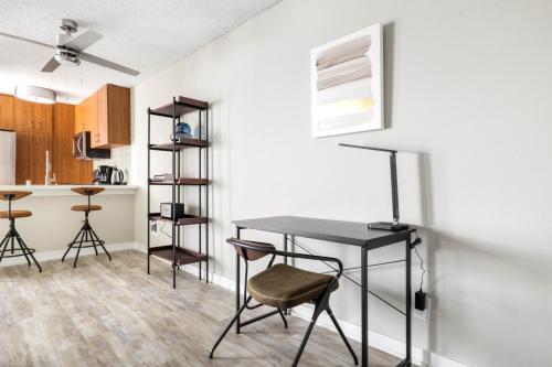 Redondo Beach 1BR w Pool Gym 1 block from beach LAX-437 thumb 4