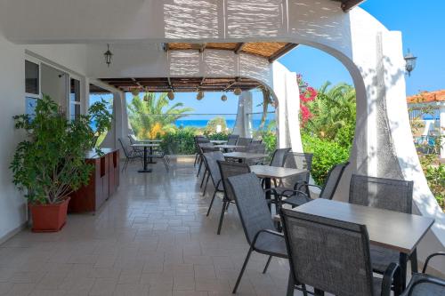 Nirvana Beach Hotel - image 7