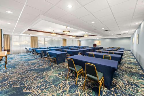 Comfort Inn on the Ocean - image 14