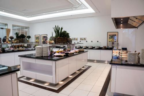 Radisson Blu Scandinavia Hotel Düsseldorf - image 2