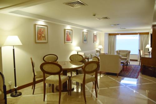 设施, 伊斯兰堡万豪酒店 (Islamabad Marriott Hotel) in 伊斯兰堡