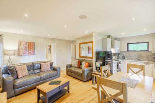 Konyha, Birch Lodge 23 with Hot Tub in Newton Stewart