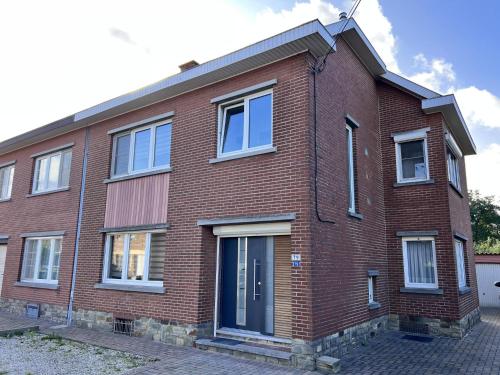 Beautiful house with 4 bedrooms in Hees - Location saisonnière - Bilzen