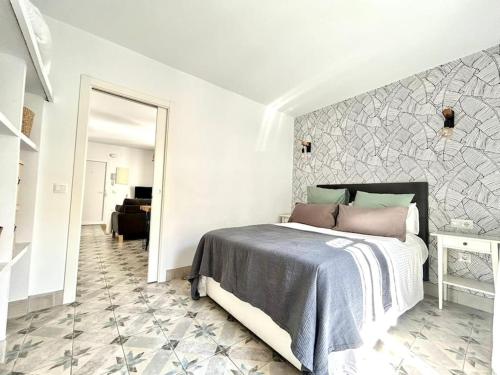 One-Bedroom Apartment image 8
