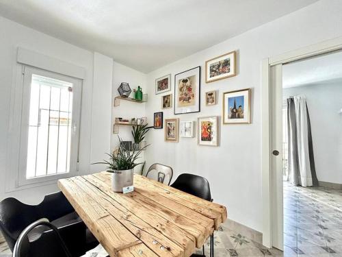 One-Bedroom Apartment image 6