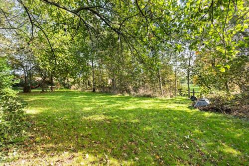 Large converted barn in peaceful, rural location