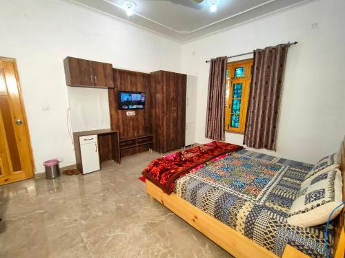 1 queen bed