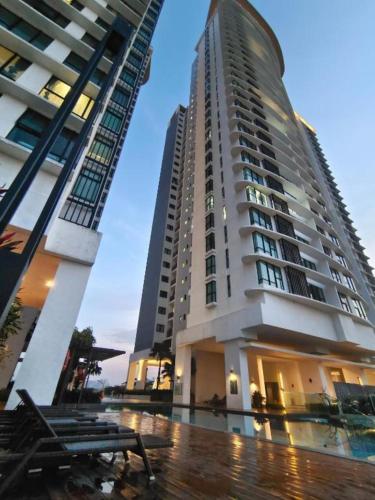 Exterior view, Southkey 2BR · 5-6 PAX · Pool · Free Parking · Mid Valley & CIQ JB in Stulang Bahru