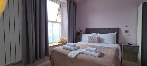 Torland Seafront Hotel - all rooms en-suite, free parking, wifi