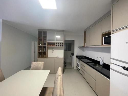 Lindo Apartamento á 400 metros da Praia