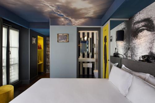 room detail thumbnail 1