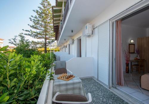 Theodora Studios Best Location In Laganas Next To The Party Area - Λαγανάς