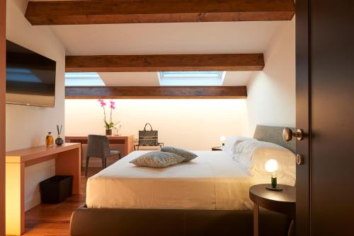 Relais - Palazzo Greco Stella Room Type - Standard Queen Room