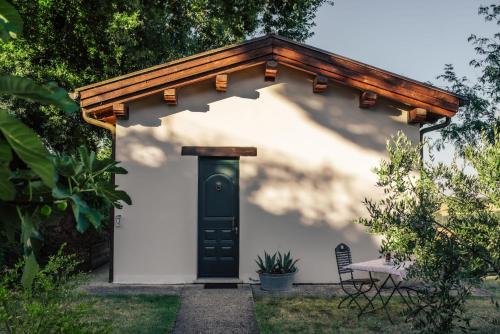 Chalet con Piscina Il Girasole Relax in Campagna in SantʼIppolito