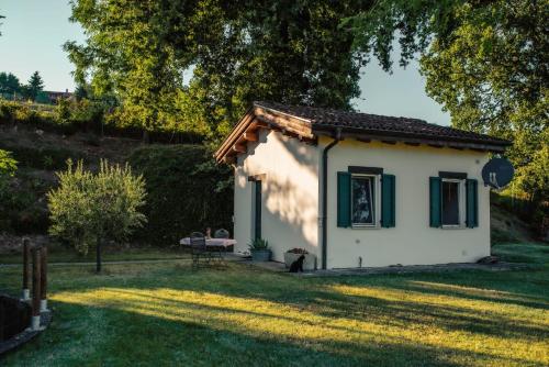 Chalet con Piscina "Il Girasole" Relax in Campagna in Sant' Ippolito