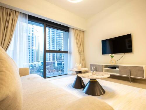 MH - ACT TOWER - Downtown -1Bedroom Apartment - REF504, Dubaj