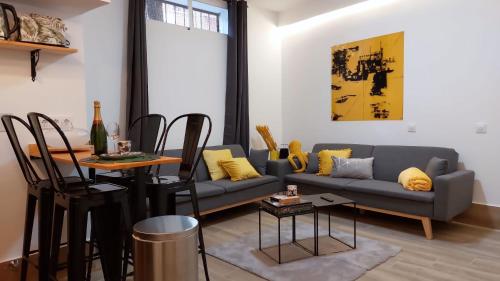 Aparthotelmadridea, renovated quiet apartments, Madrid