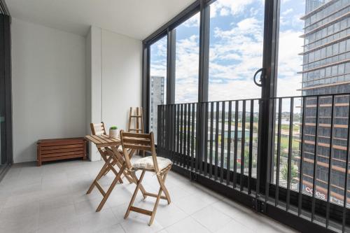 Cosy minimalism 2BD Apt near Sydney Olympic Park - image 2