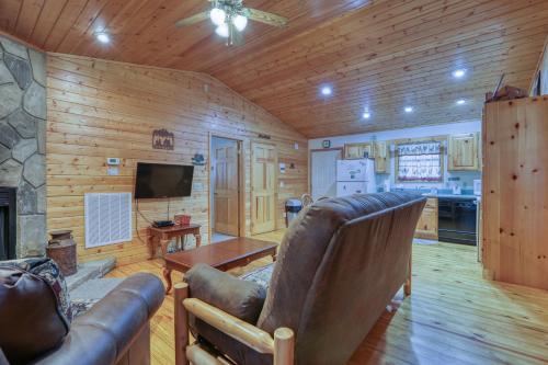 Into the Wild Cabin in Cosby, USA