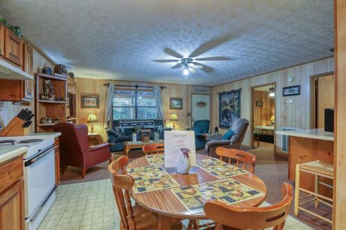 Whispering Creek Cabin - image 9
