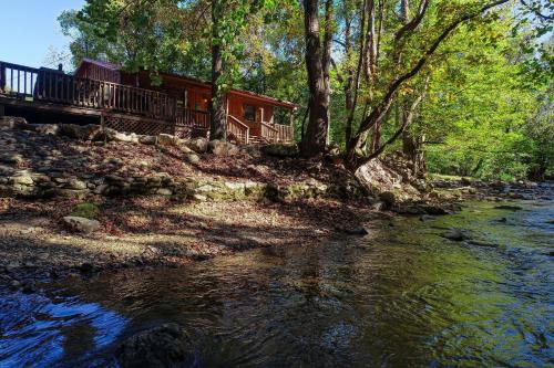 Wandering Creek Cabin