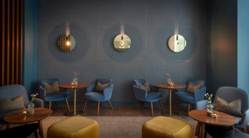 Apex London Wall Hotel - image 13