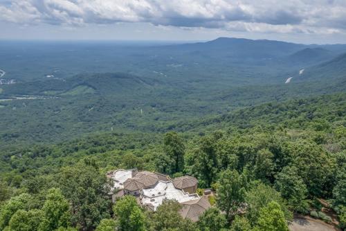 Sunset Villa with Panoramic Mountain Views