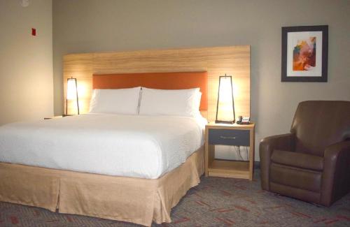 Candlewood Suites Houston I-10 East, an IHG Hotel