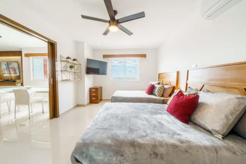 Penthouse with Private Jacuzzi - Three Bedroom, Cancún (photo 5)