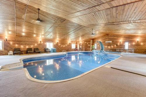 Epic Indoor Pool w/slide & hot tub close to beach