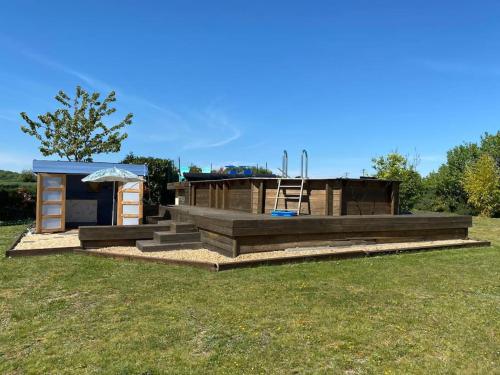 Le Petit Coin with pool, near Aubeterre sur Dronne