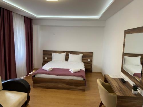 3 twin beds