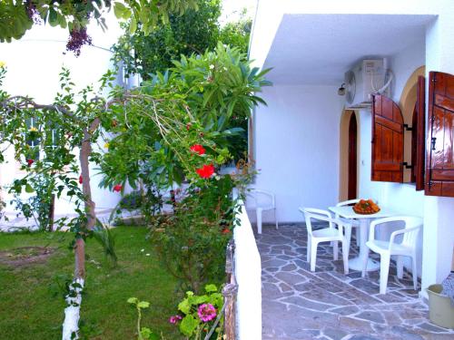 Kastro Studios Apartments - image 5