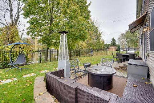 Lakefront Homer Abode with Patio and Backyard! in كورتلاند