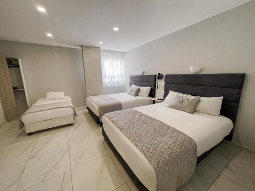 Luxury Triple Room image 2