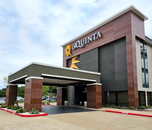 La Quinta by Wyndham Houston Stafford Sugarland