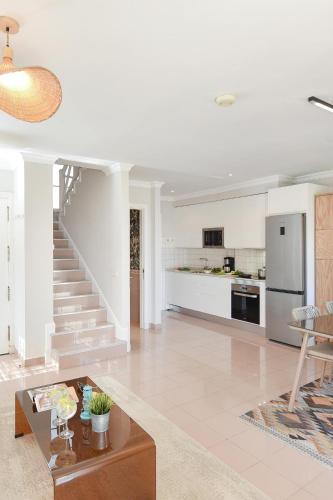 Two-Bedroom House image 5