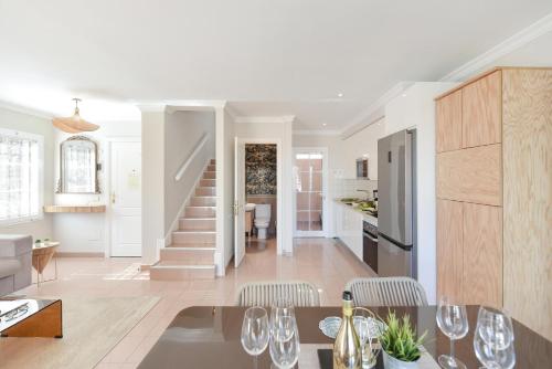 Two-Bedroom House image 4