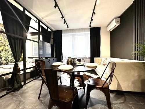 Golden Apartment ~ 1000m Main Square ~ Self Check-in 24h - Wrocław