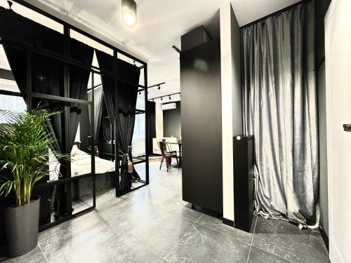 GOLDEN Apartment ~ 1000m Main Square ~ Self Check-In 24h, Wrocław (photo 11)