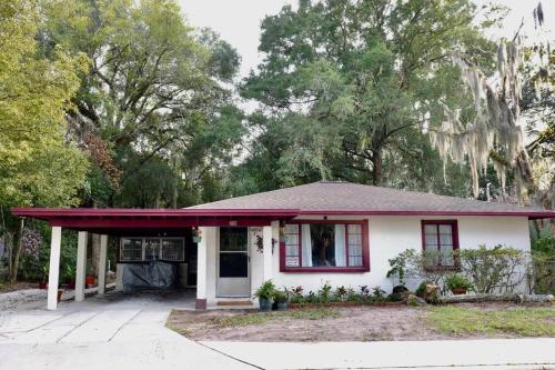 3BR Downtown House with Yard by UF in Gainesville, USA