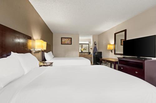 Double Room with Two Double Beds - Smoking