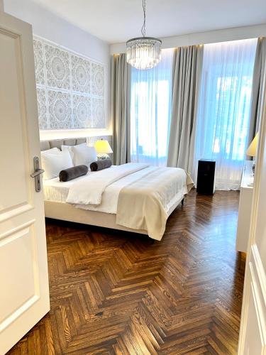 Luxury Suites & Apartments MONDRIAN Old Town - image 8