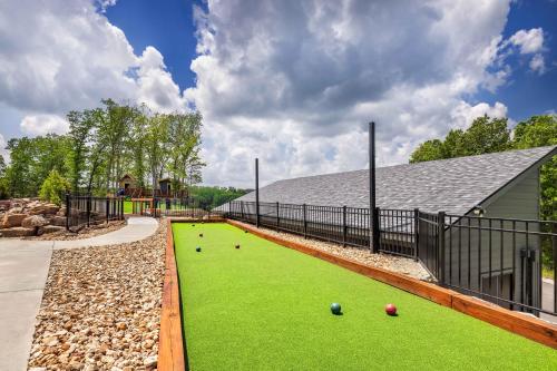 NEW! Luxury Lakefront Lodge 1- FREE Pool/Hot Tub Pickleball Mini Golf and More! - image 3